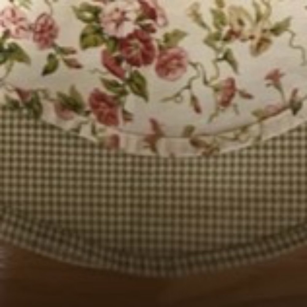 Decorative Window Valance - Picture 2 of 2